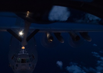 909th ARS refuels C-130J Super Hercules