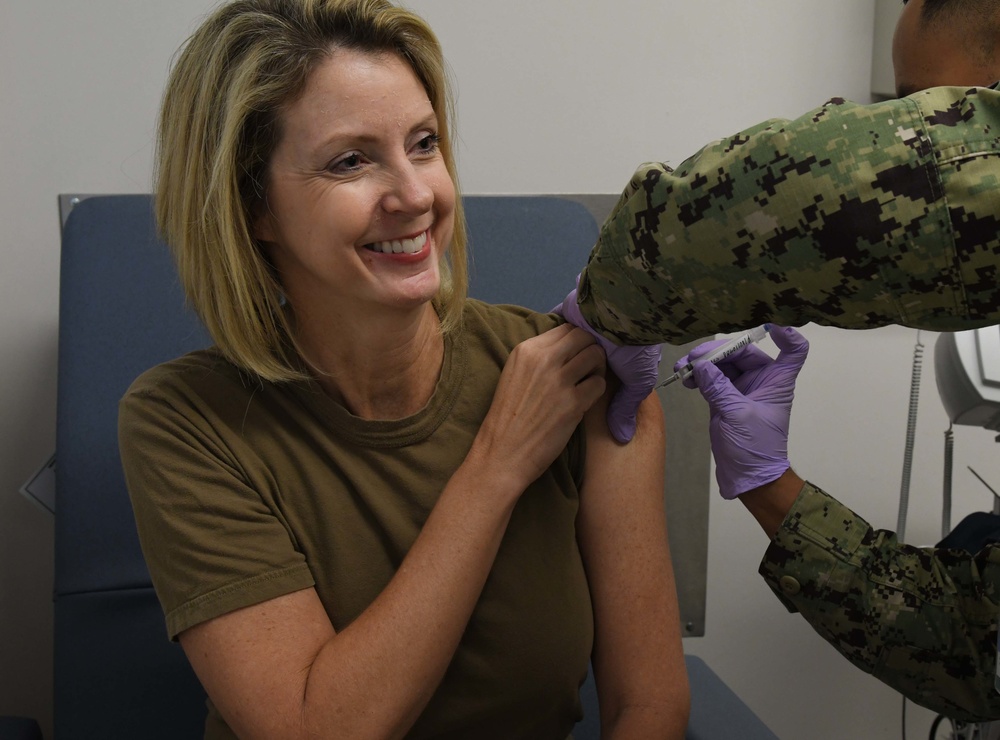 Commanding Officer receives flu vaccine