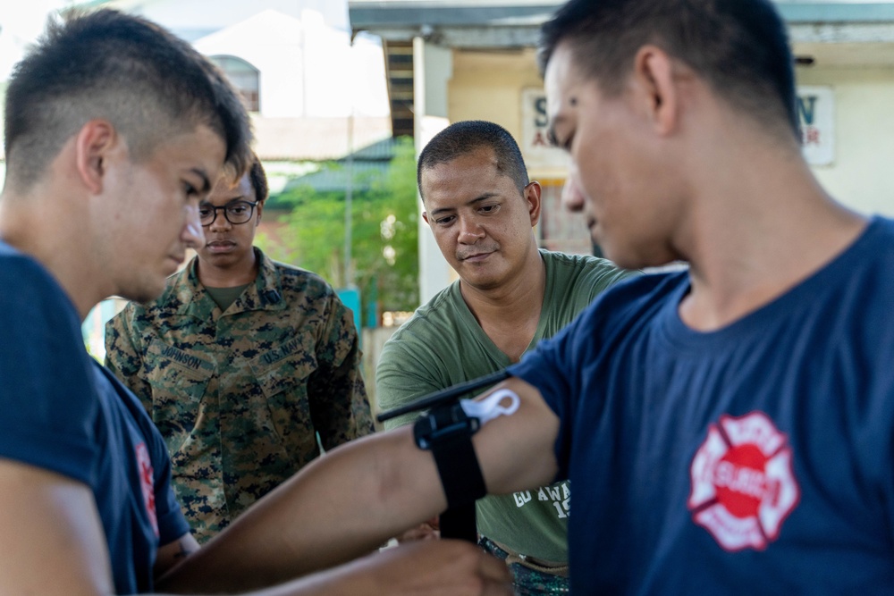 PMC, USN shares medical skills with Subic Fire Rescue Medics