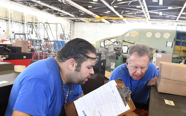 Snap-on tool boxes streamline inventory control at Fleet Readiness Center Southeast