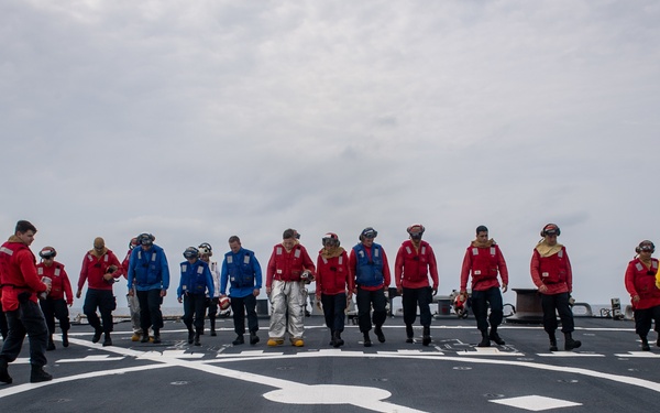 USS Porter (DDG 78) conducts Flight Quarters