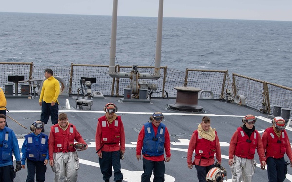 USS Porter (DDG 78) conducts Flight Quarters