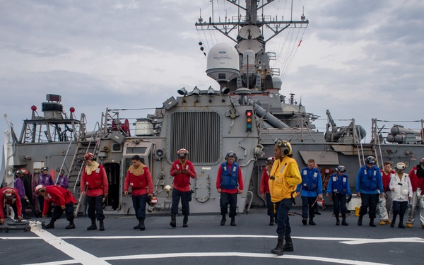 USS Porter (DDG 78) conducts Flight Quarters
