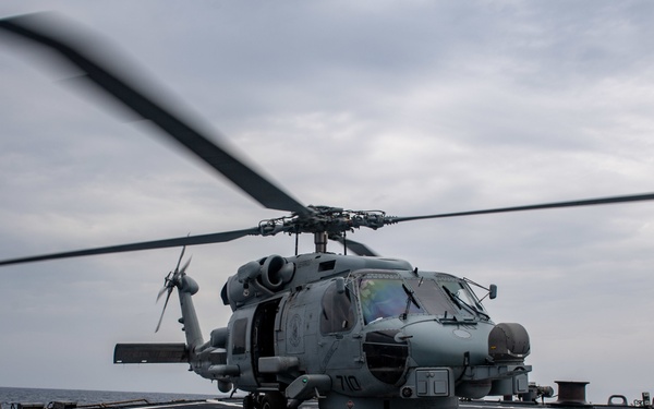 USS Porter (DDG 78) conducts Flight Quarters
