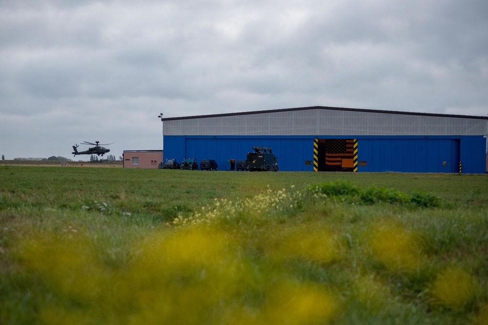British Helicopters use Chièvres Air Base as refueling point
