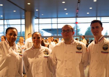 Carrier Cake Makes a Splash at Navy Ball