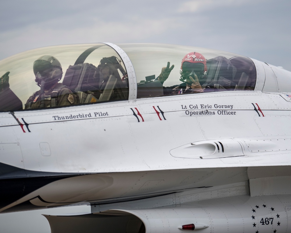 Thunderbirds Arrive at Houston