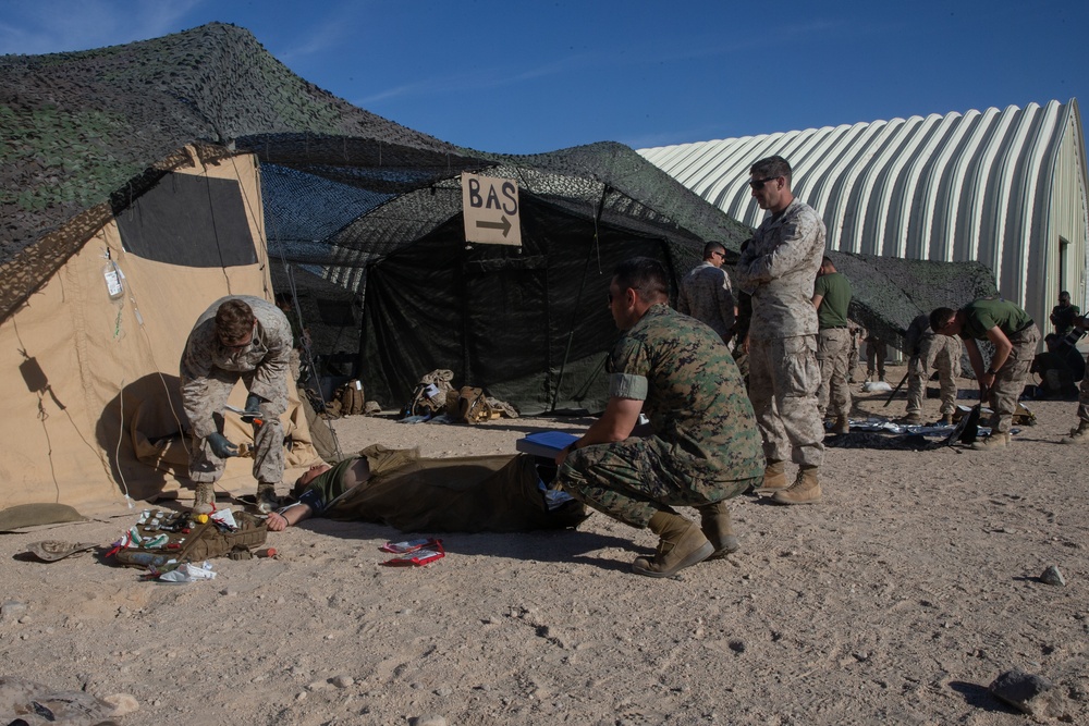 2d Marine Division practices blood transfusion