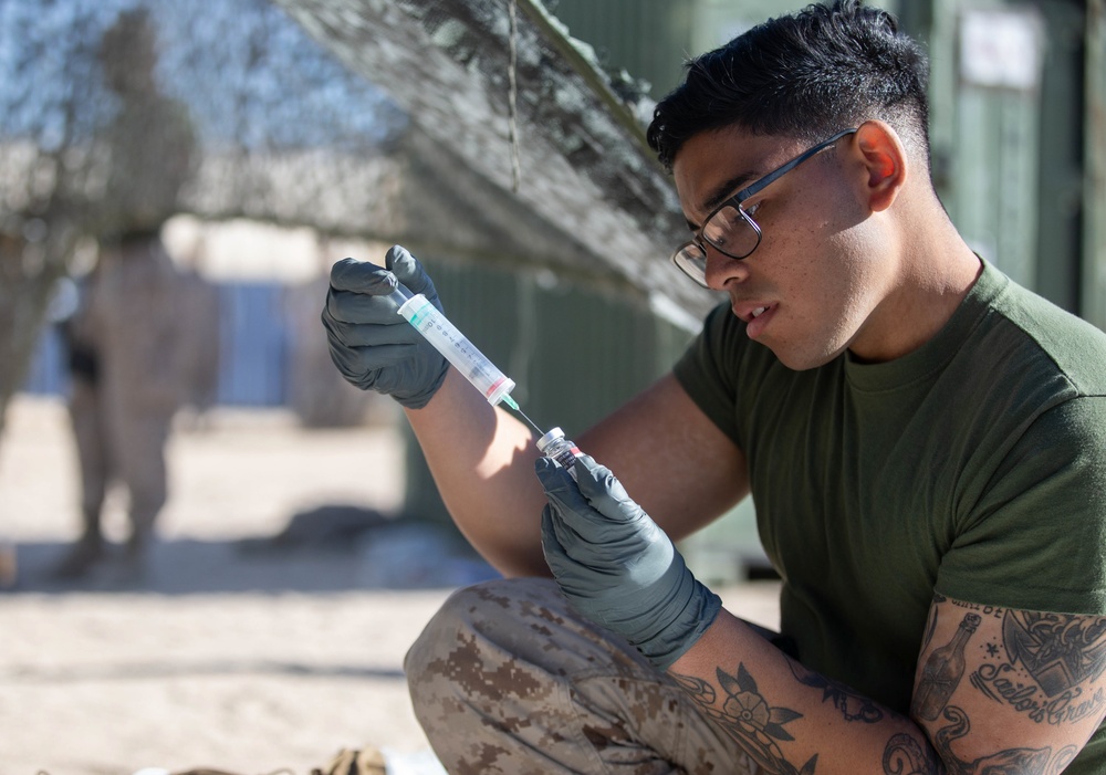 2d Marine Division practices blood transfusion