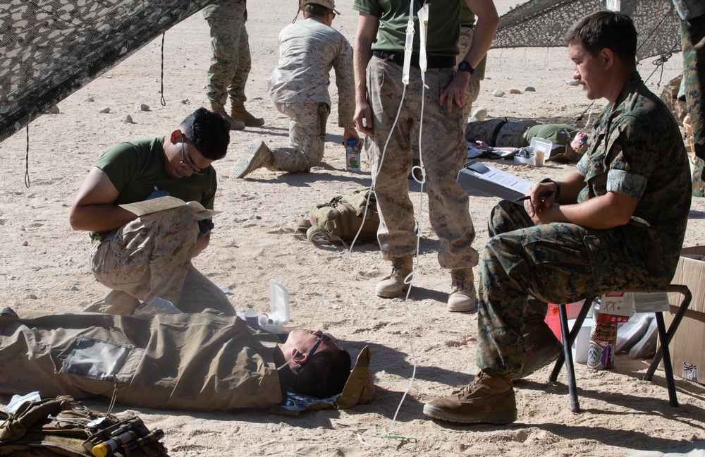 2d Marine Division practices blood transfusion