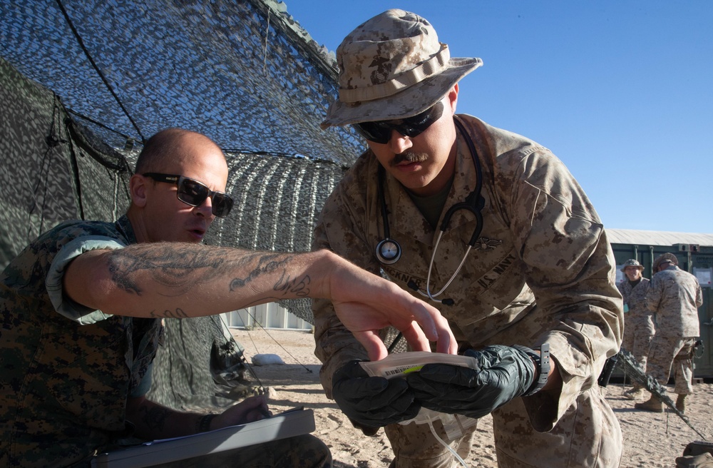 2d Marine Division practices blood transfusion