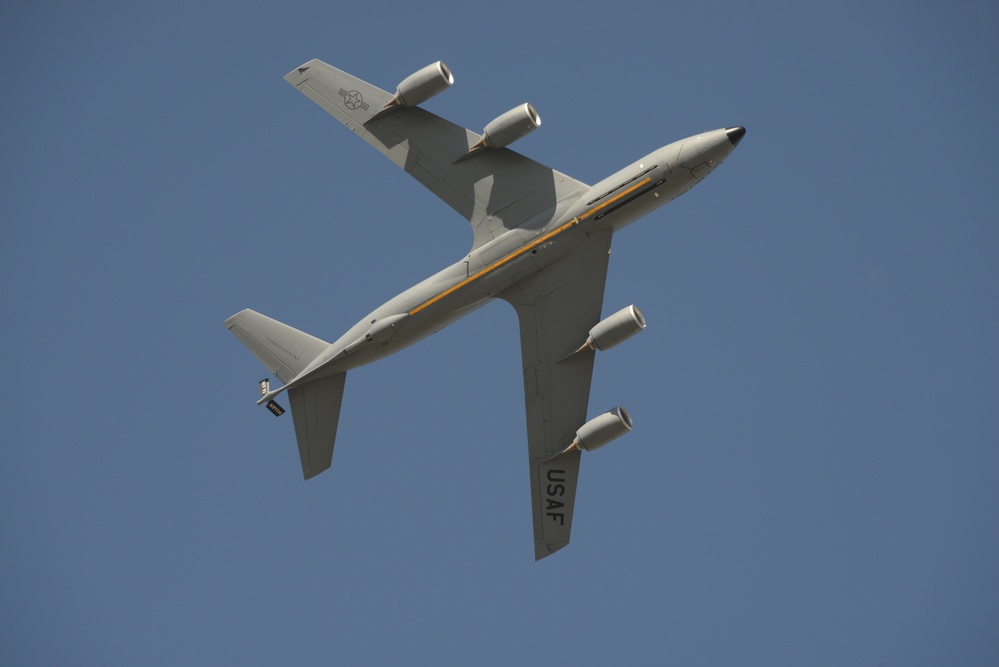 Stratotanker overhead