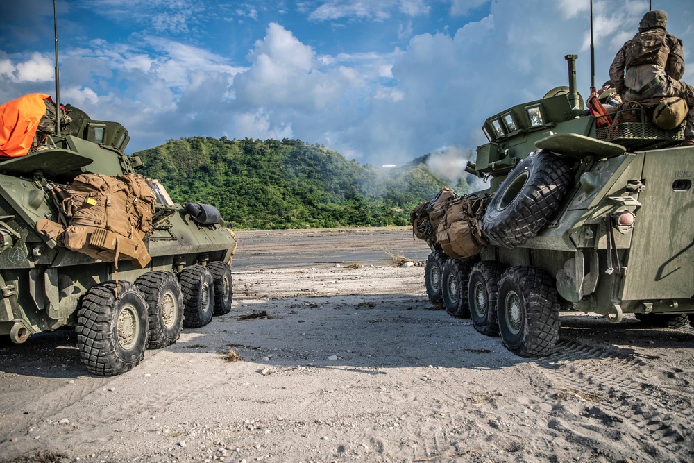 11th MEU LAR, 3rd LAR conduct live fire with Filipino Marines during exercise KAMANDAG 3
