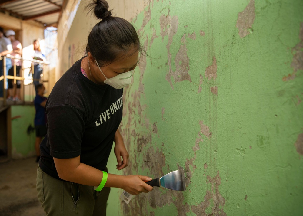 USNS Comfort Sailors assist a School in the Dominican Republic