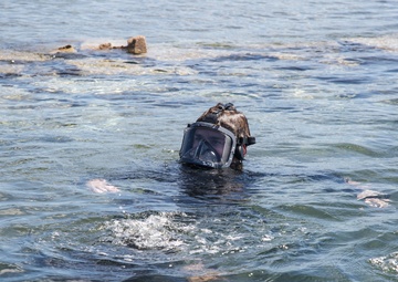 U.S. Navy Promotes Diving Capabilities in Honduras