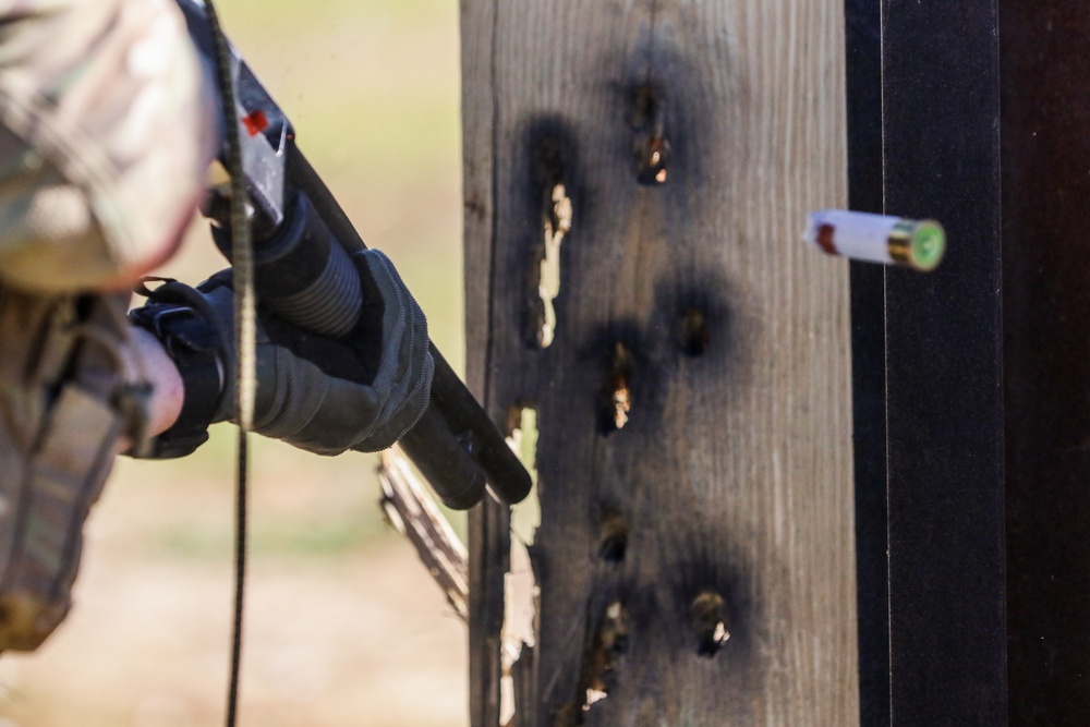 82nd Airborne Division's 2nd Brigade trains in shoothouse