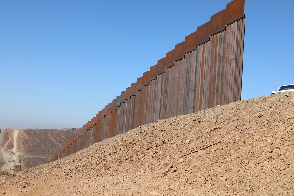 Border barrier construction at USACE Task Force Barrier project site San Diego 4