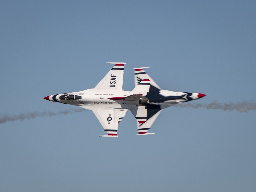 Thunderbirds Practice Over Houston