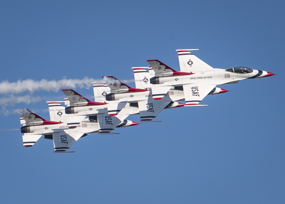 Thunderbirds Practice Over Houston