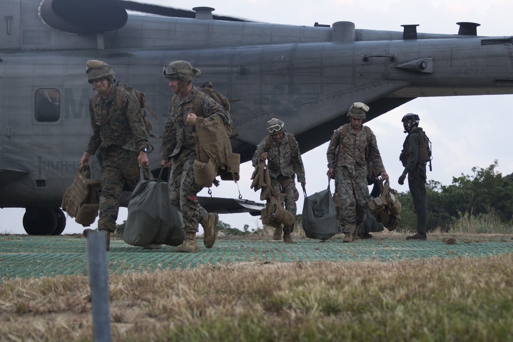 CLB-31 Marines conduct helicopter support team training