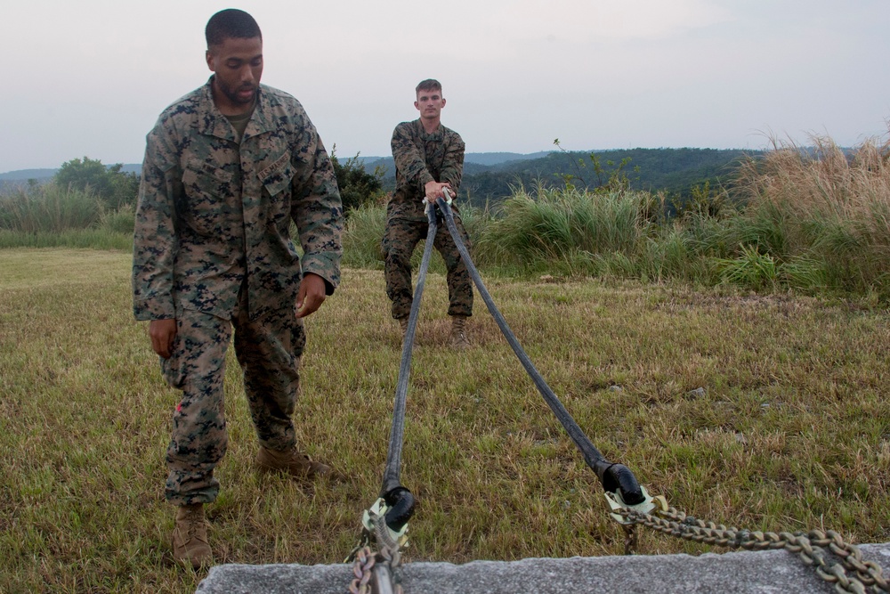 CLB-31 Marines conduct helicopter support team training