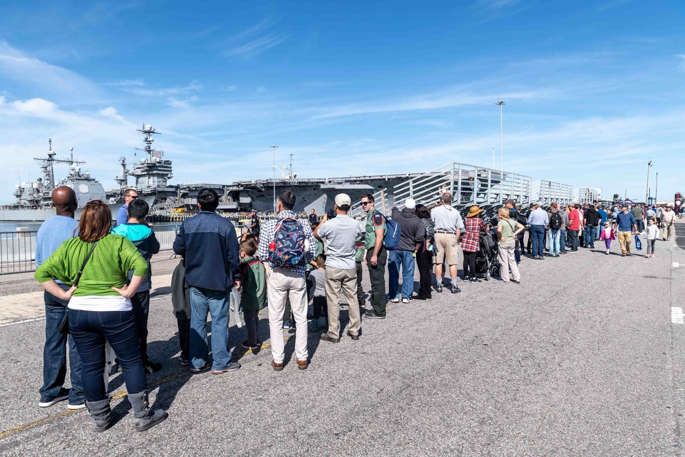 DVIDS Images Fleet Week HR 2019 Fleet Fest [Image 1 of 8]