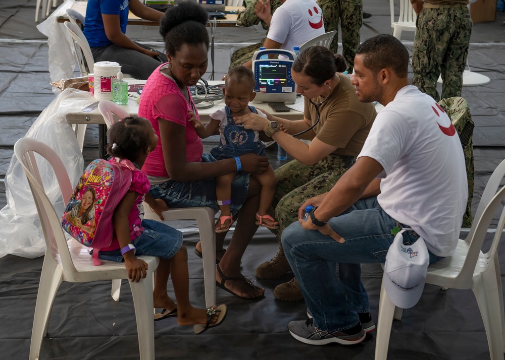 USNS Comfort Visits Santo Domingo, Dominican Republic