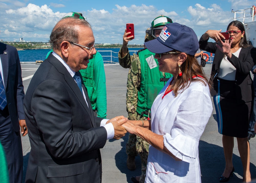 USNS Comfort Visits Dominican Republic