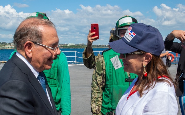USNS Comfort Visits Dominican Republic