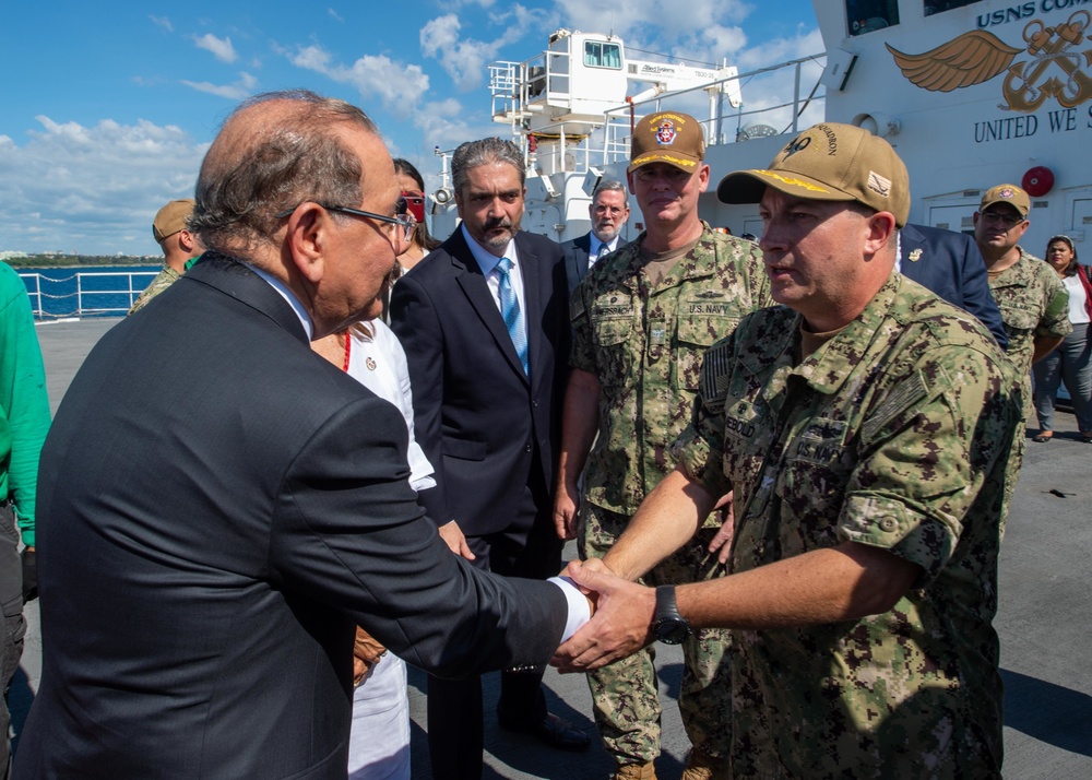 USNS Comfort Visits Dominican Republic