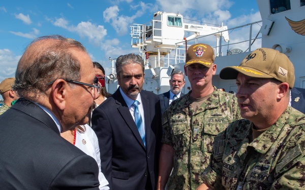 USNS Comfort Visits Dominican Republic