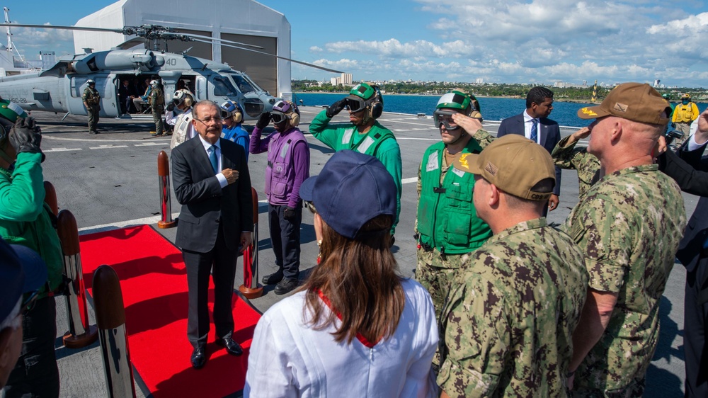 USNS Comfort Visits Dominican Republic