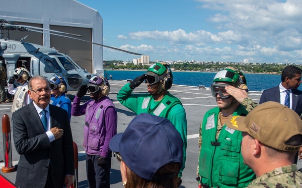 USNS Comfort Visits Dominican Republic