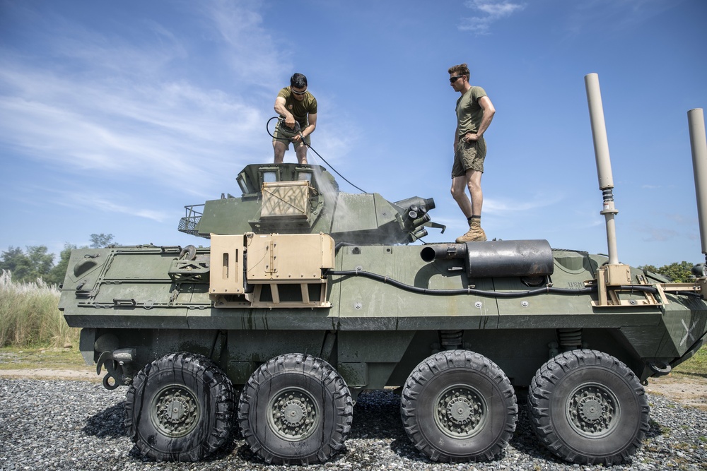 11th MEU Washdown and Backload after exercise KAMANDAG 3