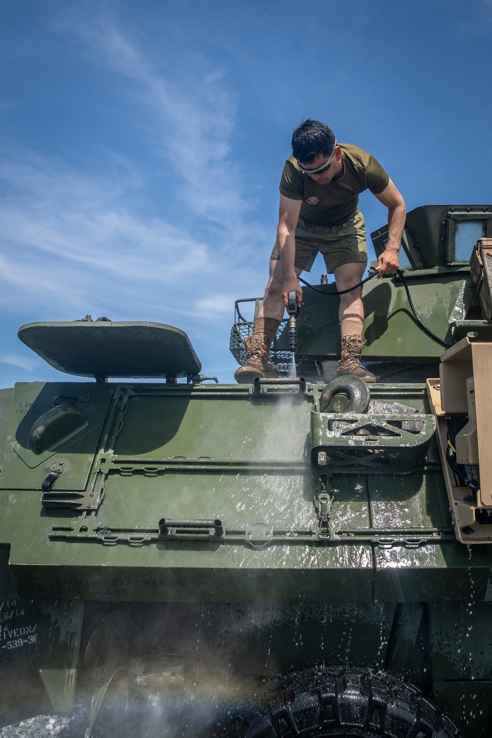 11th MEU Washdown and Backload after exercise KAMANDAG 3