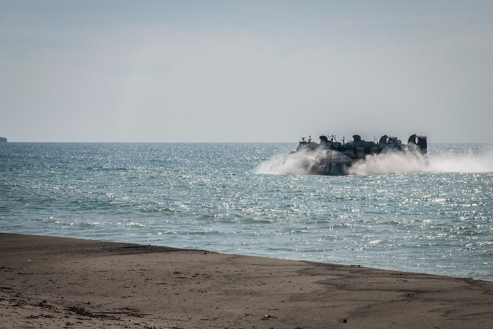 11th MEU Washdown and Backload after exercise KAMANDAG 3