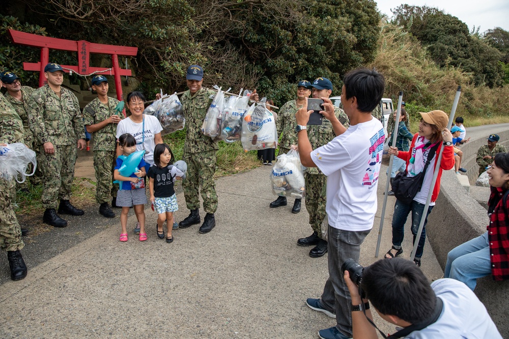 Pioneer Sailors lend a hand in Kumamoto