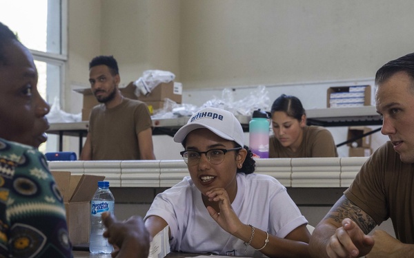 USNS Comfort Visits Dominican Republic