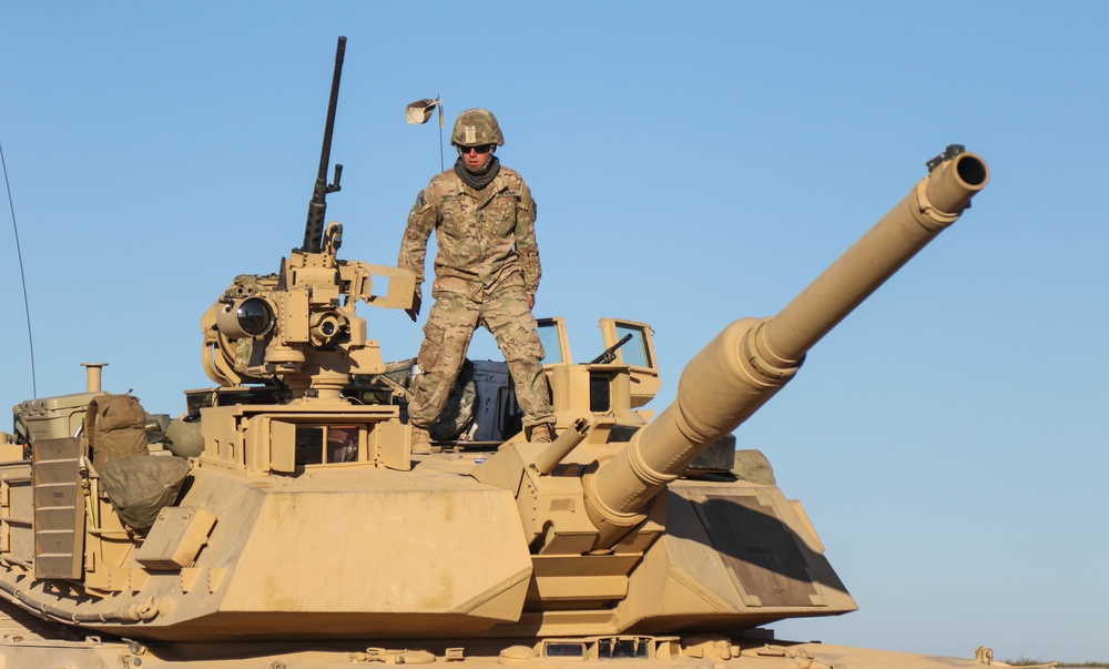 Soldiers test their M1A2 Abrams main battle tanks 