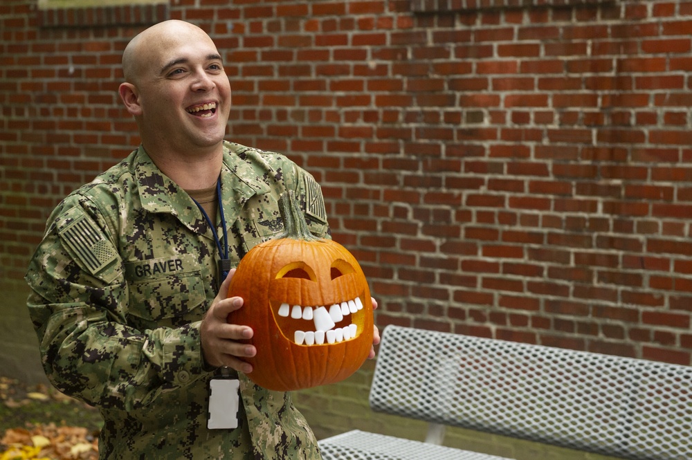 Smack-O’-Lantern: MWR Hosts Halloween Pumpkin Smash Auction