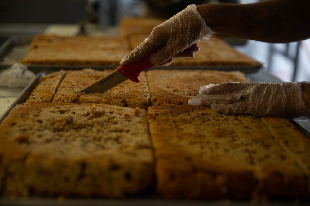 Fueling the fight, food service specialists serve 2d MARDIV