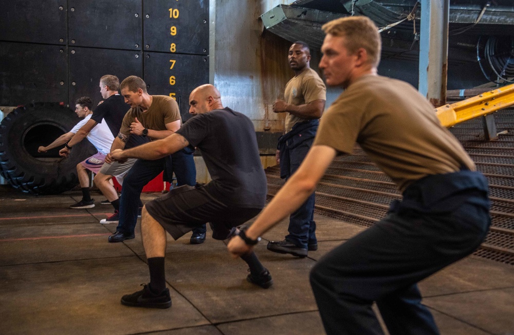 USS Harpers Ferry Conducts SURF Bravo Class
