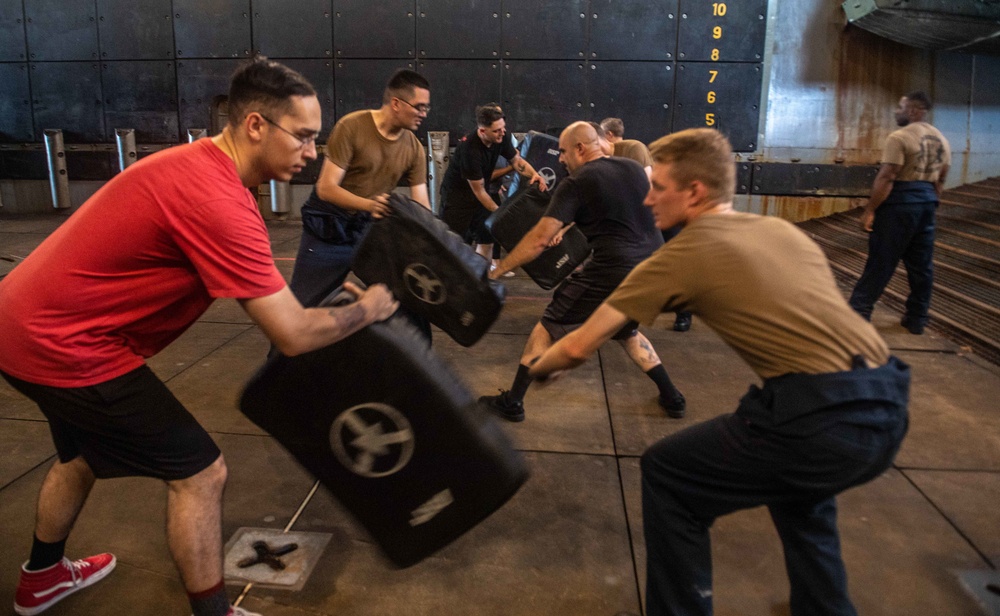 USS Harpers Ferry Conducts SURF Bravo Class