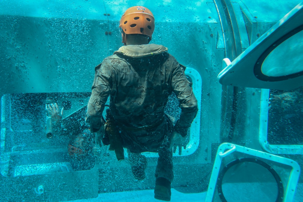 Pendleton Marines conduct Modular Amphibious Egress Training