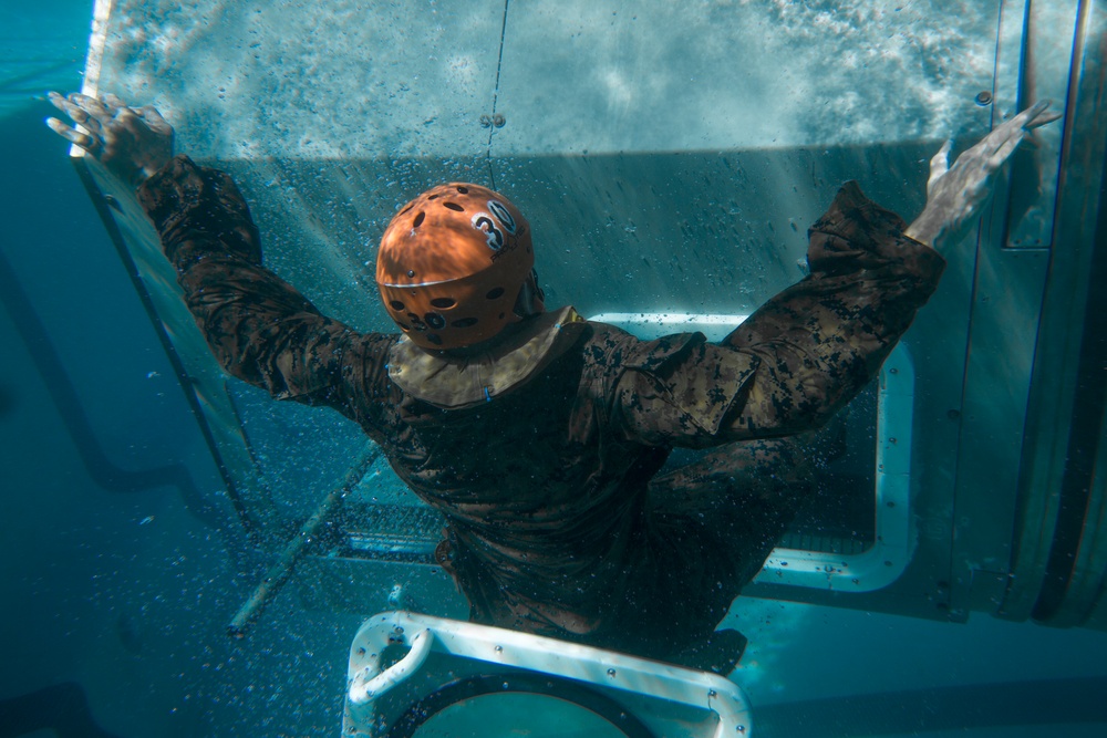 Pendleton Marines conduct Modular Amphibious Egress Training