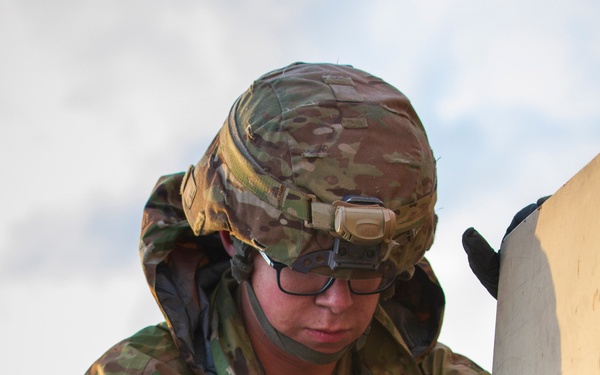 Big Red One Soldiers load up after successful deployment