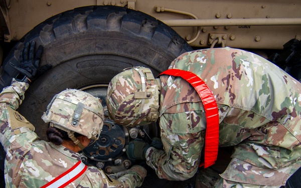 Big Red One Soldiers load up after successful deployment