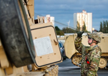 Big Red One Soldiers load up after successful deployment