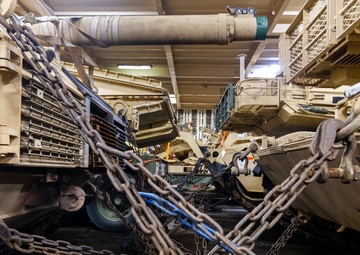 Big Red One Soldiers load up after successful deployment