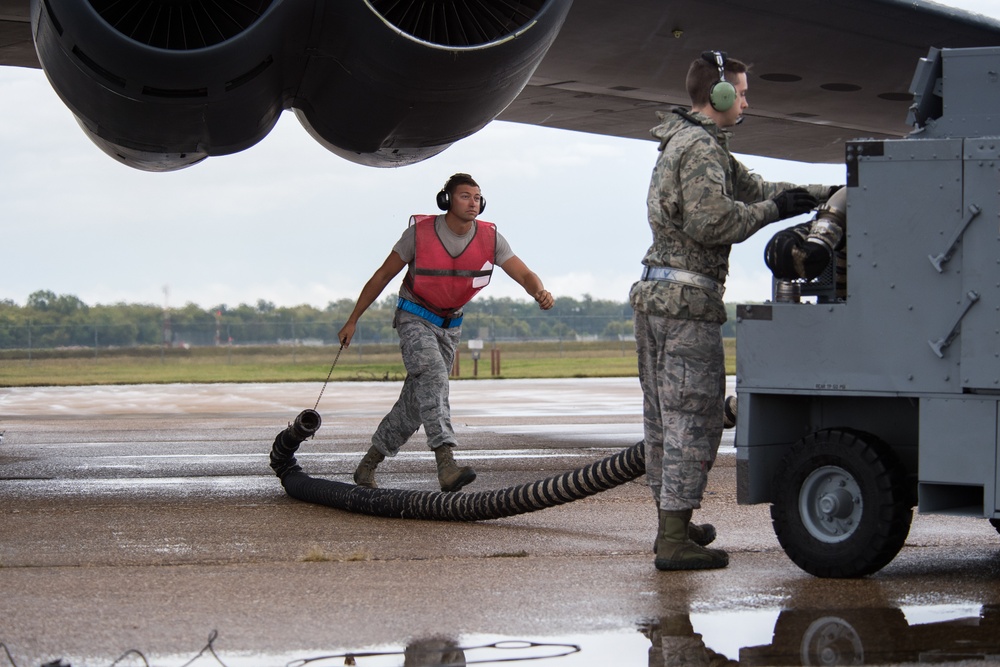 Crew Chiefs prepare B-52s for GT20